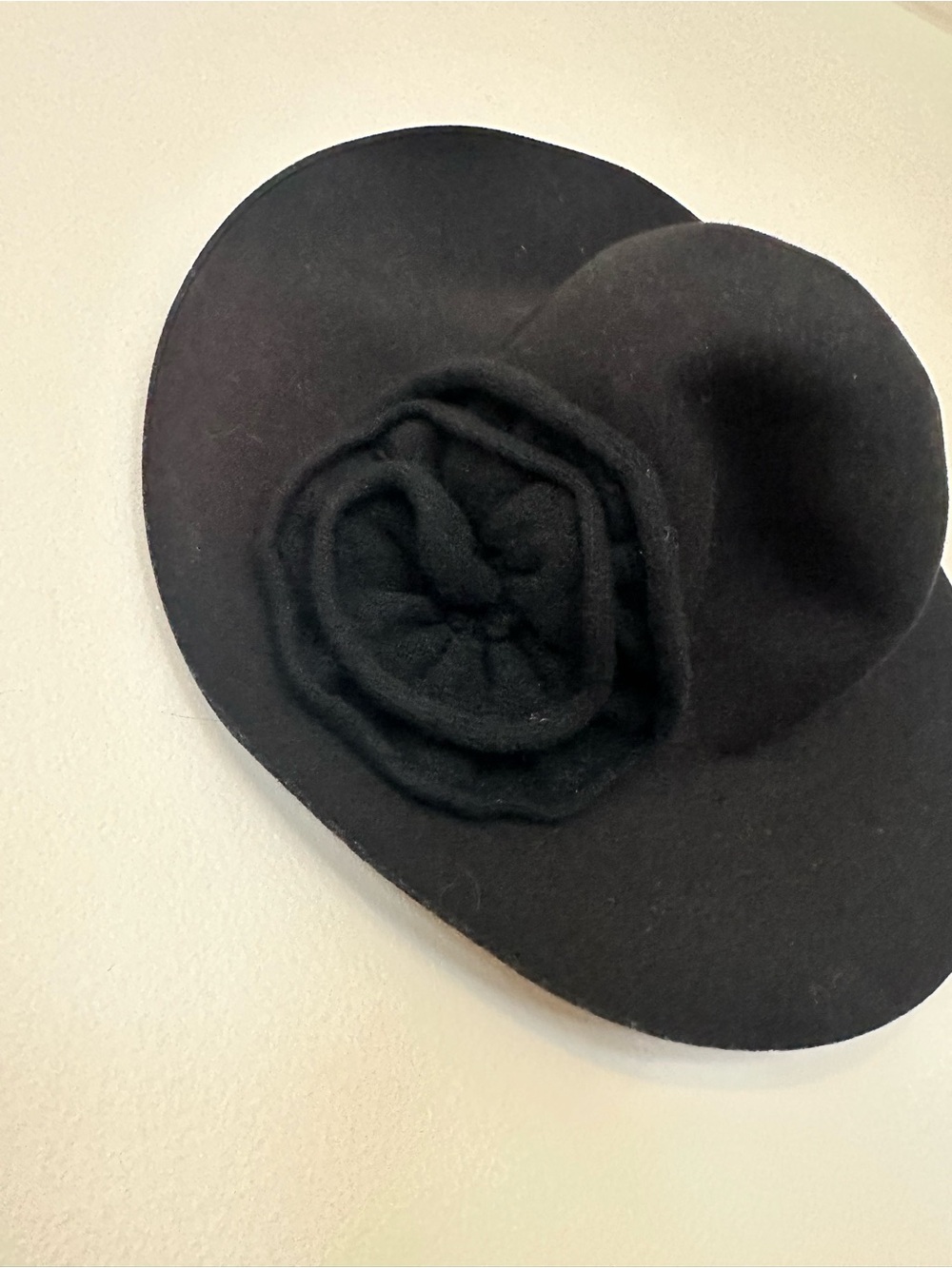 Jessica Simpson Black Felt Wide-Brim Hat with Rolled Flower